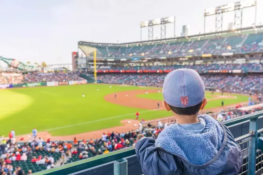 garçon au parc Oracle